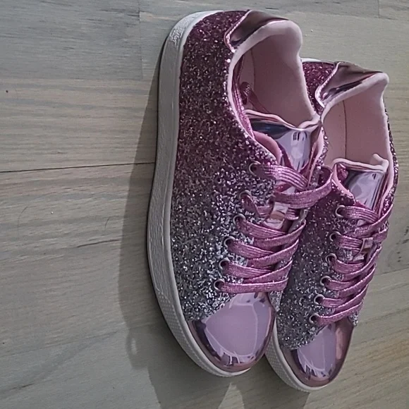 Sparkling sneakers - Picture 2 of 5